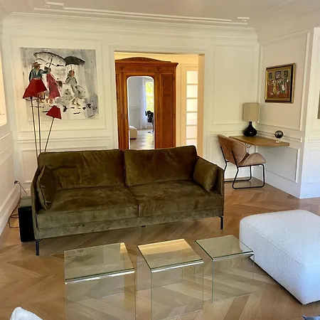 Apartment Apparemment Niche Dans Les Arbres