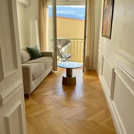 Apartment Apparemment Niche Dans Les Arbres *
