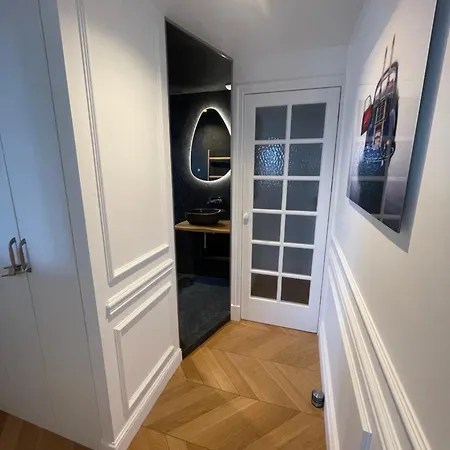 Apartment Apparemment Niche Dans Les Arbres