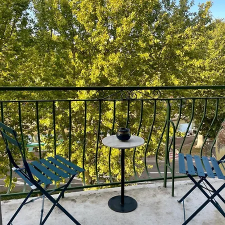 Appartamento Apparemment Luxueux Niché Dans Les Arbres