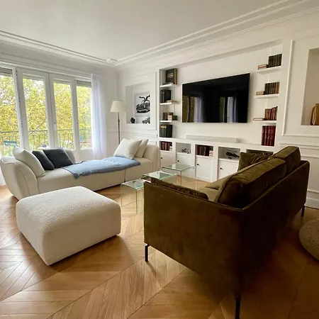 Appartamento Apparemment Luxueux Niché Dans Les Arbres Narbona
