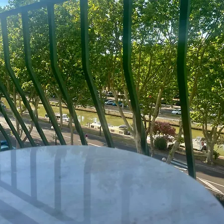 Appartamento Apparemment Luxueux Niché Dans Les Arbres